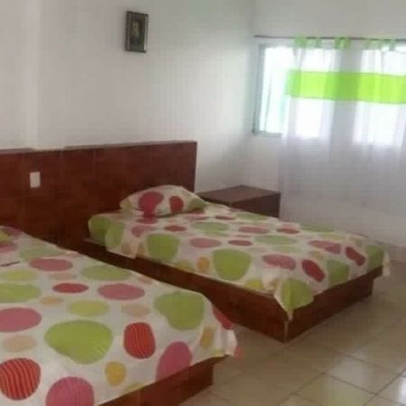 Tortugas Place Hotel Y Bungalos Monterrico Ngoại thất bức ảnh