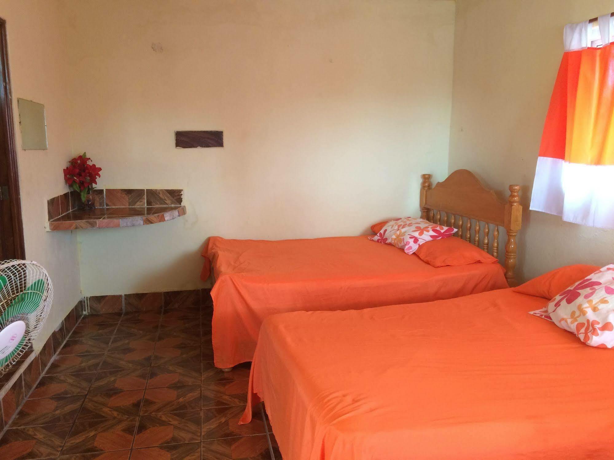 Tortugas Place Hotel Y Bungalos Monterrico Ngoại thất bức ảnh