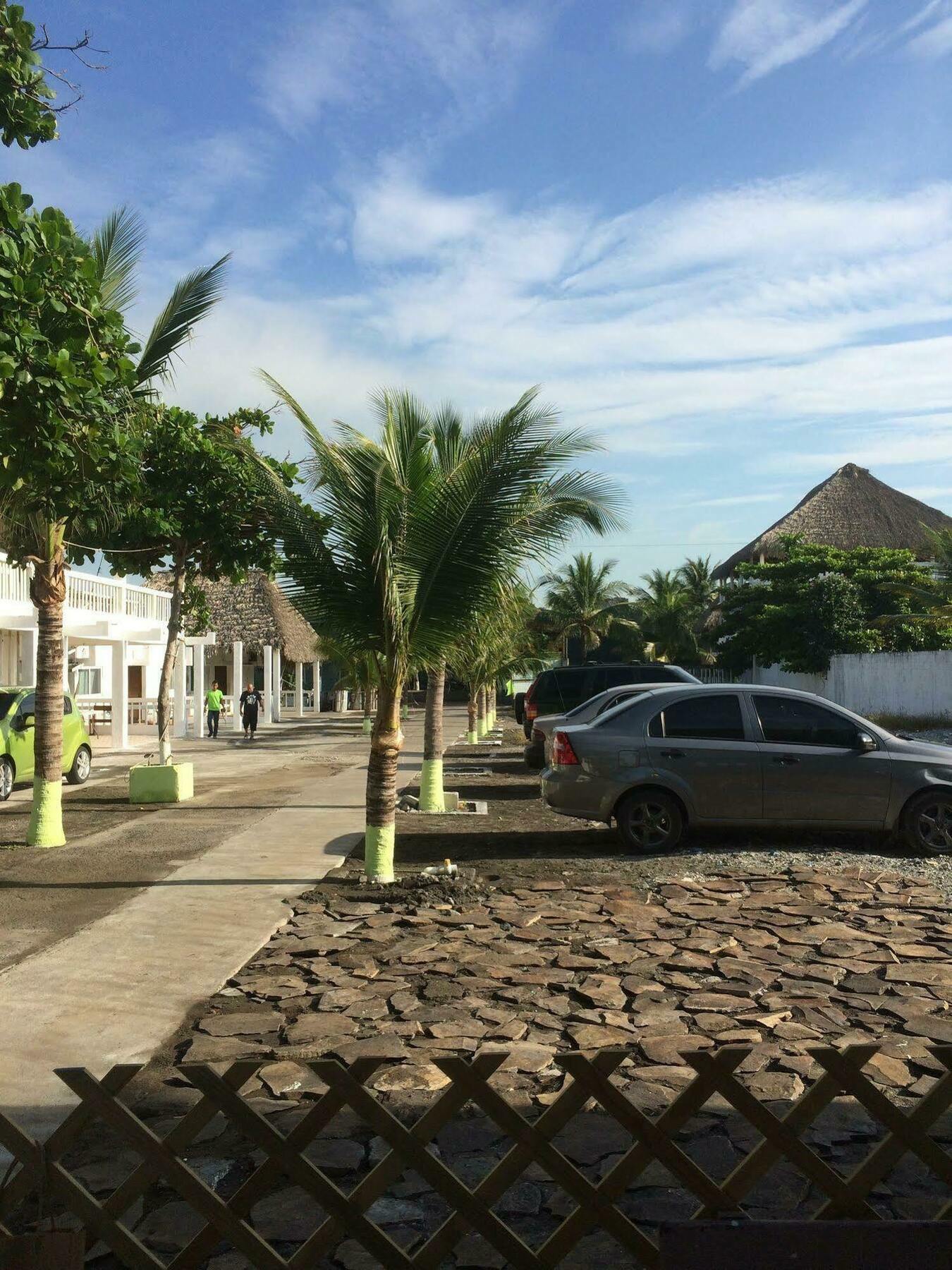Tortugas Place Hotel Y Bungalos Monterrico Ngoại thất bức ảnh